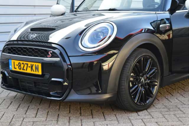 MINI Cooper S (2021) thumbnail 6
