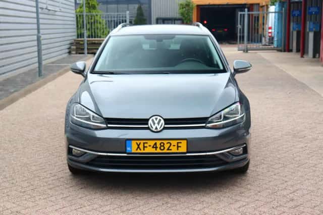 Volkswagen Golf (2019) thumbnail 5