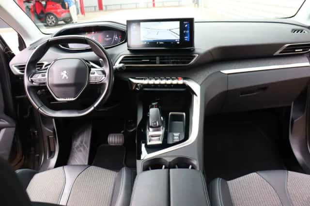 Peugeot 5008 (2022) thumbnail 3