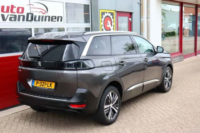 Peugeot 5008 (2022) thumbnail 4