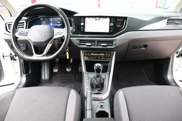 Volkswagen Polo (2022) thumbnail 3