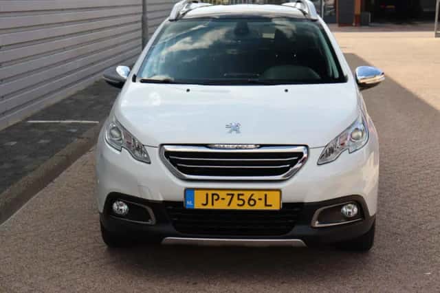Peugeot 2008 (2016) thumbnail 5