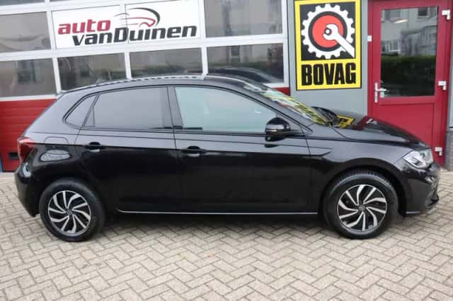 Volkswagen Polo (2021) thumbnail 2