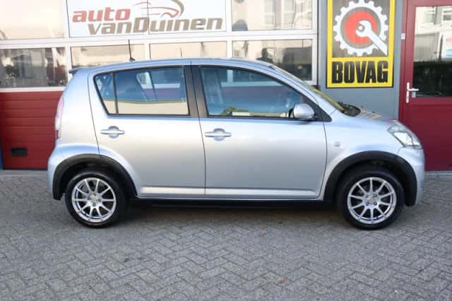 Daihatsu Sirion (2012) thumbnail 2