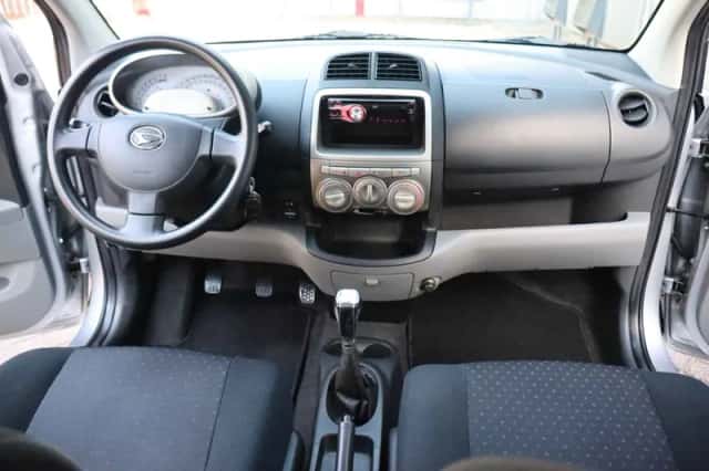 Daihatsu Sirion (2012) thumbnail 4