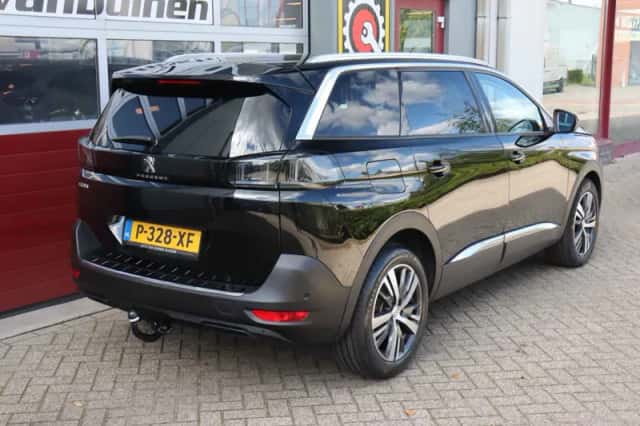 Peugeot 5008 (2022) thumbnail 4