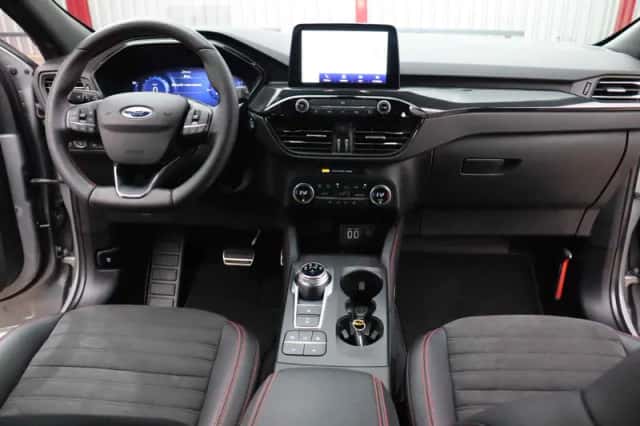 Ford Kuga (2021) thumbnail 3