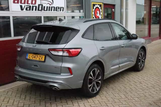 Ford Kuga (2021) thumbnail 4