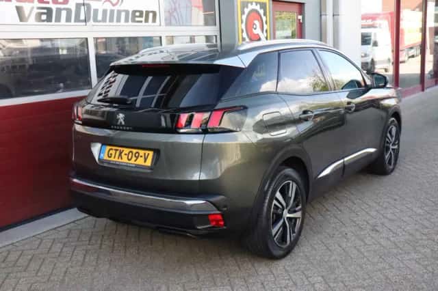 Peugeot 3008 (2020) thumbnail 4
