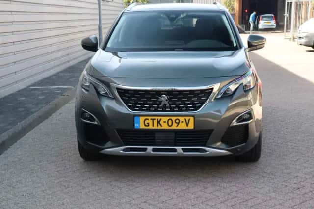 Peugeot 3008 (2020) thumbnail 5