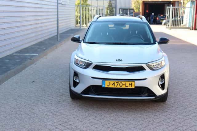 Kia Stonic (2020) thumbnail 6