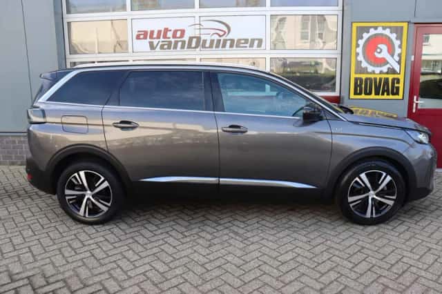 Peugeot 5008 (2021) thumbnail 2