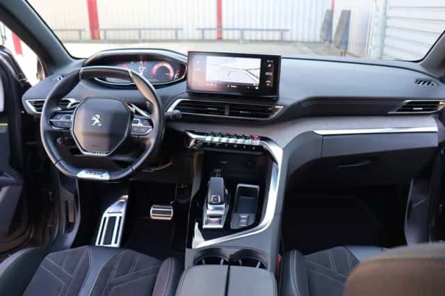 Peugeot 5008 (2021) thumbnail 3