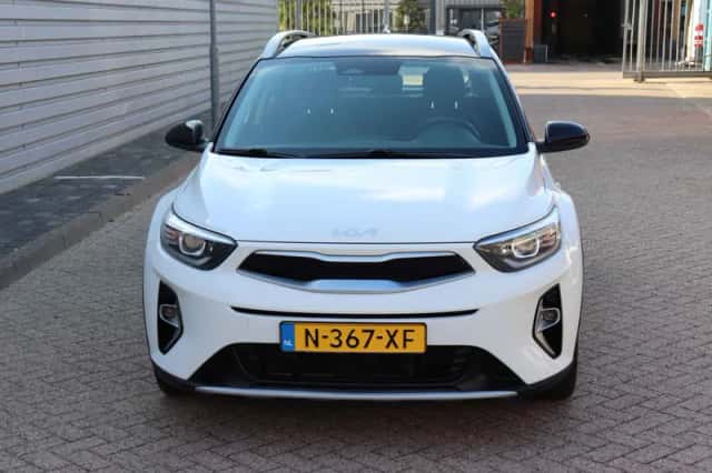Kia Stonic (2022) thumbnail 5