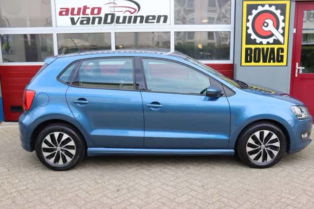 Volkswagen Polo (2016) thumbnail 2