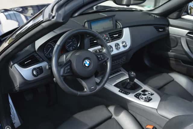 BMW Z4 (2010) thumbnail 5