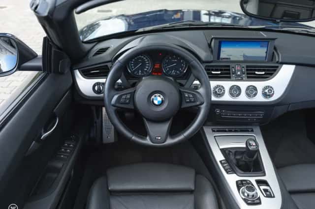 BMW Z4 (2010) thumbnail 6