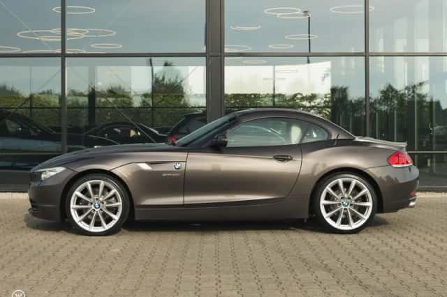 BMW Z4 (2011) thumbnail 3