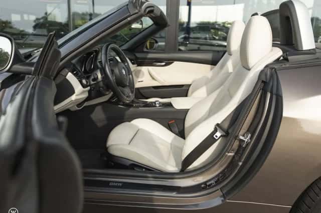 BMW Z4 (2011) thumbnail 5