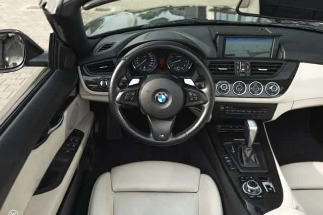 BMW Z4 (2011) thumbnail 6