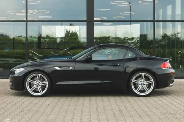 BMW Z4 (2010) thumbnail 3