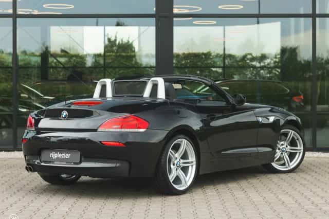 BMW Z4 (2010) thumbnail 4
