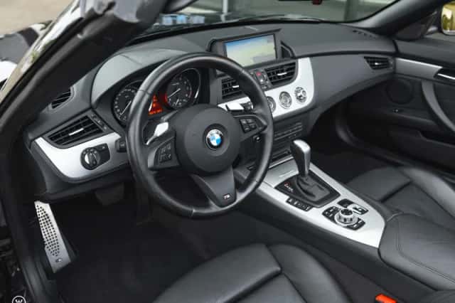 BMW Z4 (2010) thumbnail 5