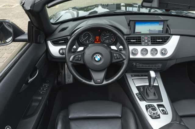 BMW Z4 (2010) thumbnail 6