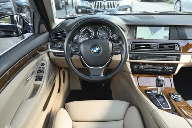 BMW 5-Serie (2011) thumbnail 6