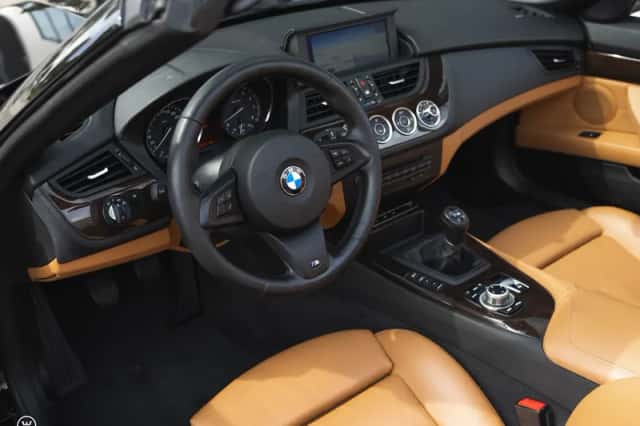 BMW Z4 (2011) thumbnail 5