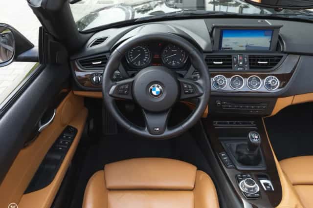 BMW Z4 (2011) thumbnail 6