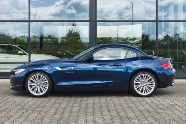 BMW Z4 (2009) thumbnail 3