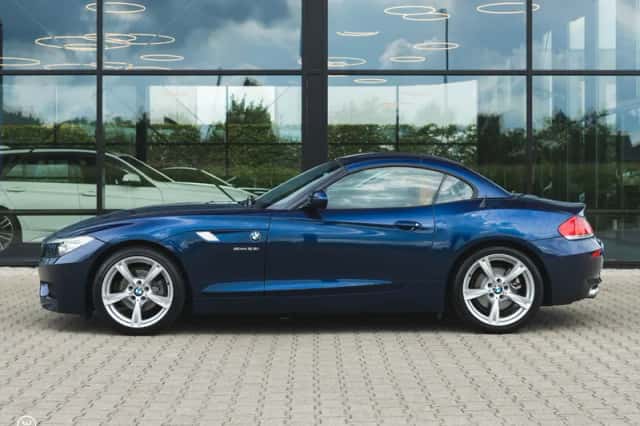 BMW Z4 (2010) thumbnail 3