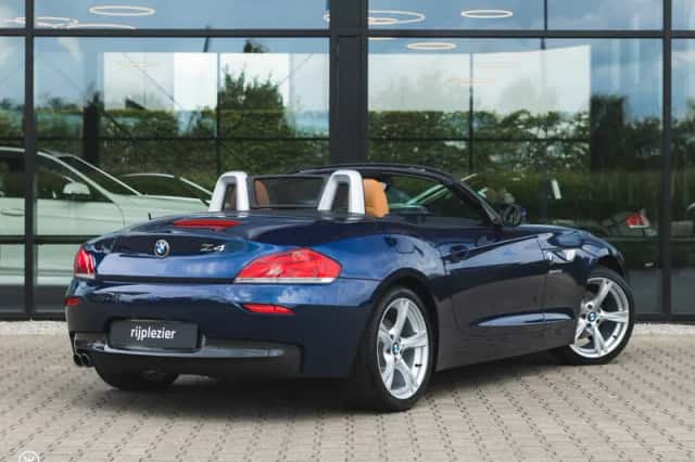 BMW Z4 (2010) thumbnail 4