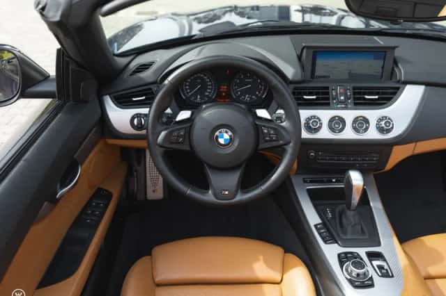 BMW Z4 (2010) thumbnail 6