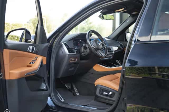 BMW X5 (2021) thumbnail 2