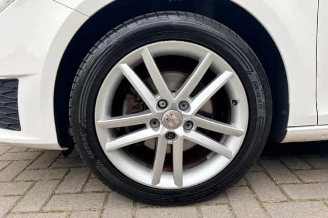 SEAT Leon (2011) thumbnail 4