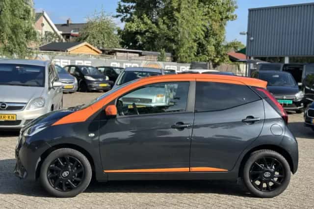 Toyota Aygo (2020) thumbnail 2