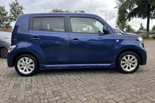 Daihatsu Materia (2007) thumbnail 4