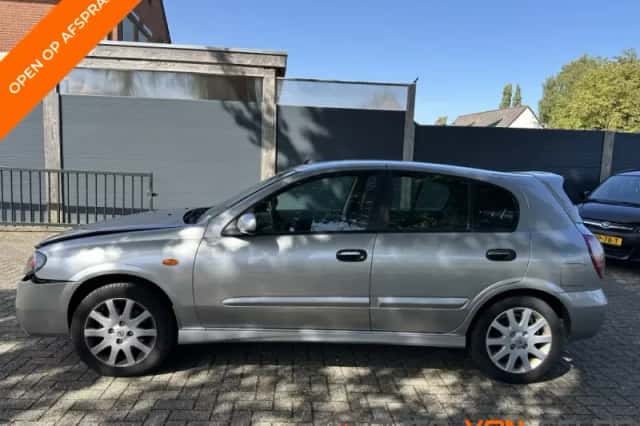 Nissan Almera (2002) thumbnail 1