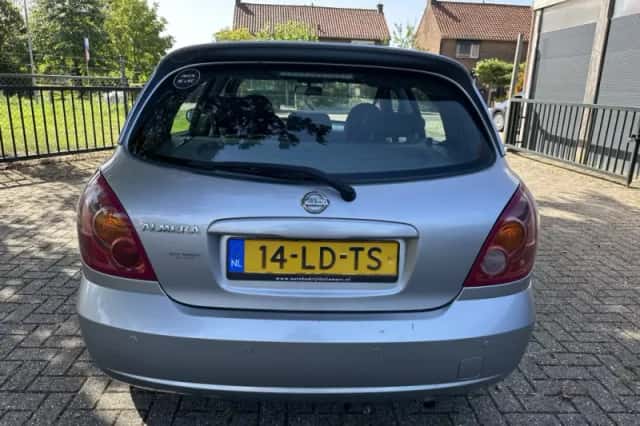 Nissan Almera (2002) thumbnail 3