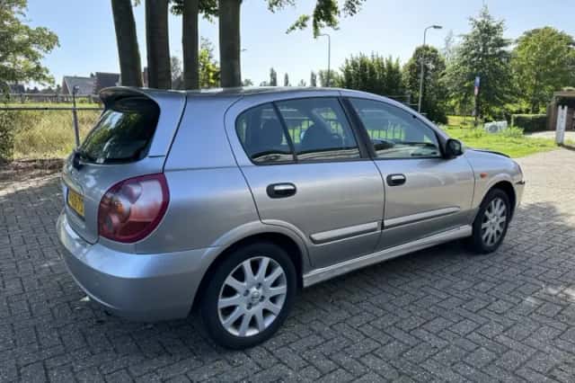 Nissan Almera (2002) thumbnail 4