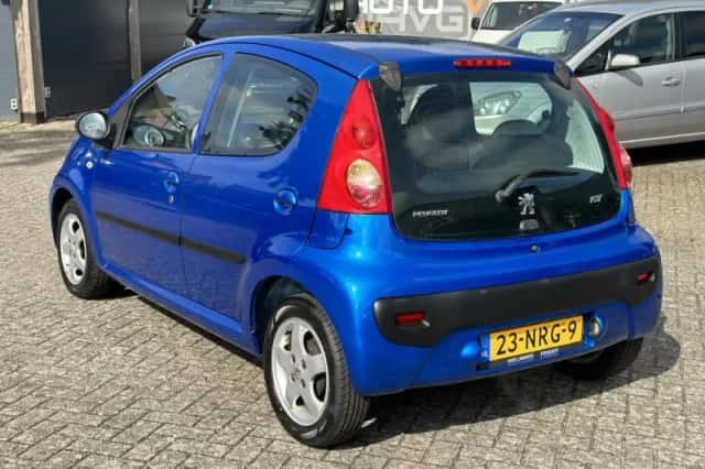 Peugeot 107 (2010) thumbnail 3