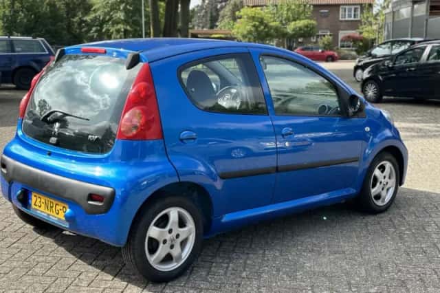 Peugeot 107 (2010) thumbnail 5
