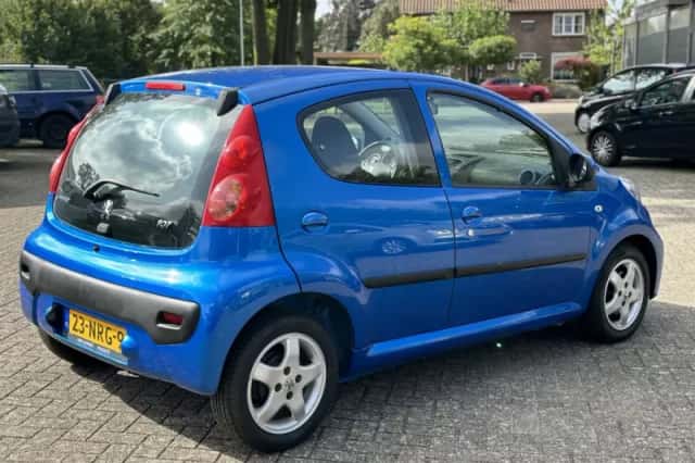Peugeot 107 (2010) thumbnail 6