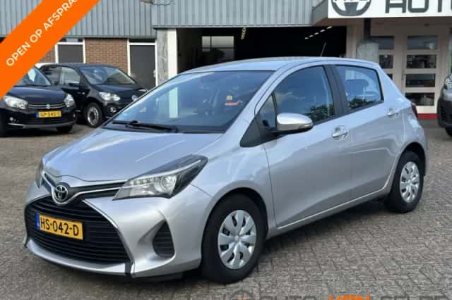 Toyota Yaris (2016) thumbnail 1