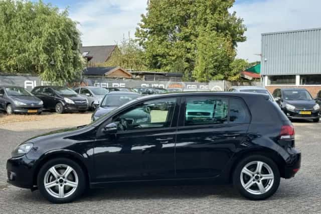 Volkswagen Golf (2009) thumbnail 2