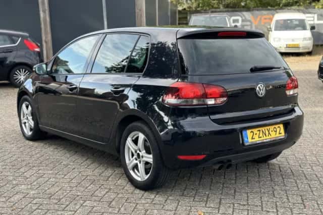 Volkswagen Golf (2009) thumbnail 3