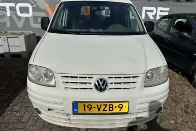 Volkswagen Caddy (2009) thumbnail 2