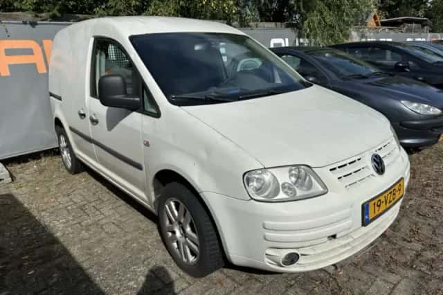Volkswagen Caddy (2009) thumbnail 3